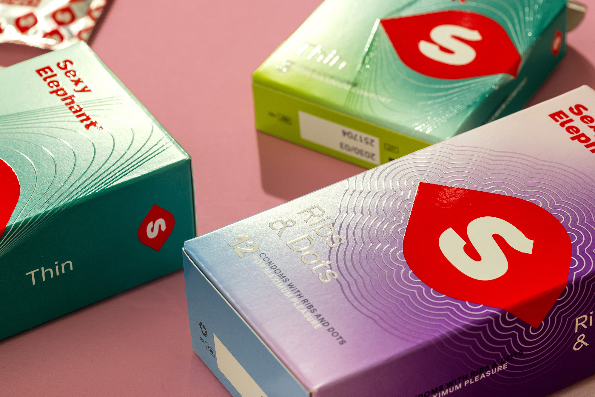 ruzovy slon sexy elephant condoms protecton fresh modern colorful packaging